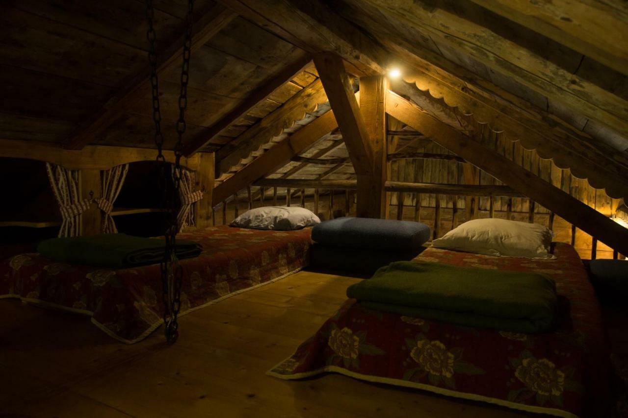 Reine Des Aravis - Chalet Isole Flumet Exterior foto